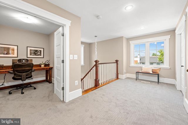 132 S GARFIELD ST, Arlington, VA 22204