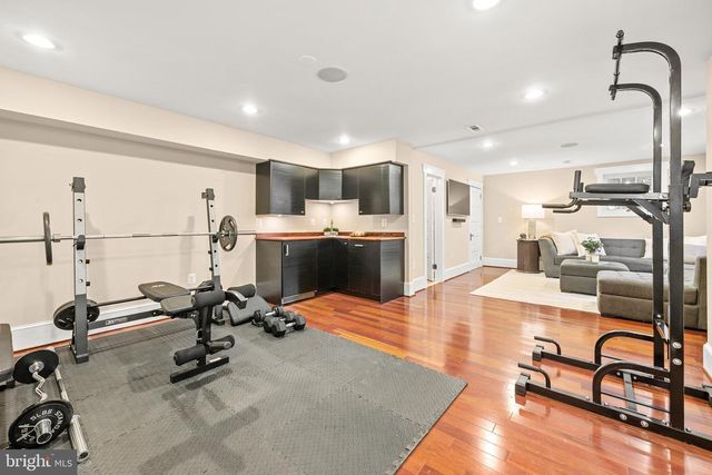 132 S GARFIELD ST, Arlington, VA 22204