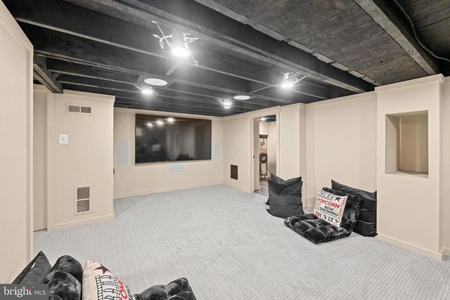 132 S GARFIELD ST, Arlington, VA 22204