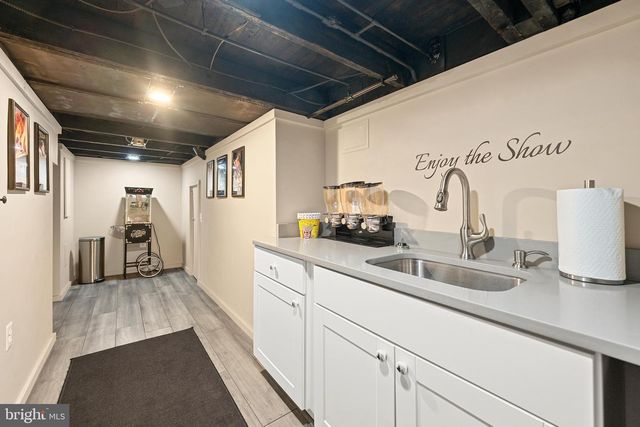 132 S GARFIELD ST, Arlington, VA 22204