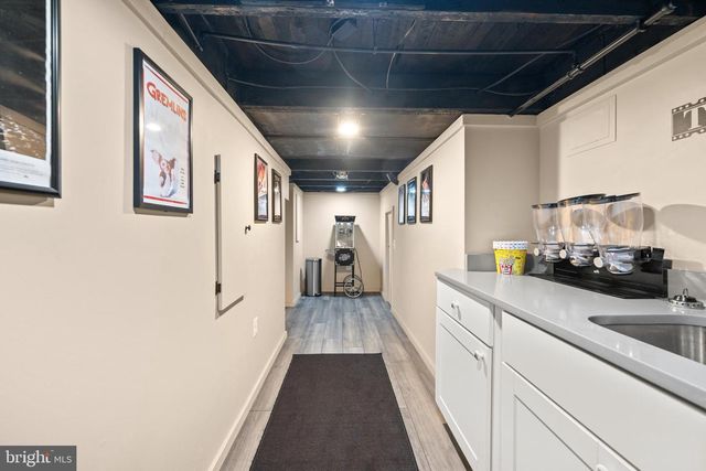 132 S GARFIELD ST, Arlington, VA 22204