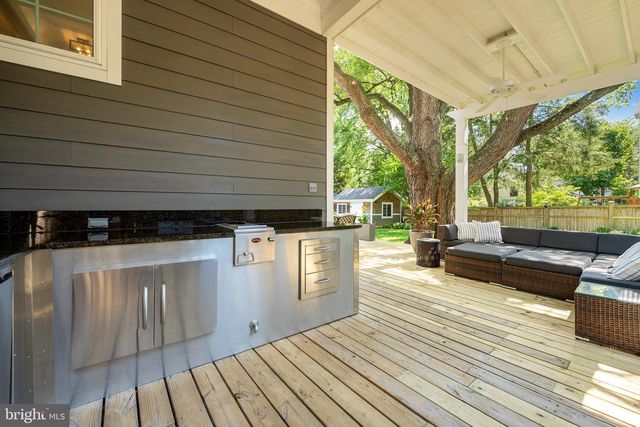 132 S GARFIELD ST, Arlington, VA 22204