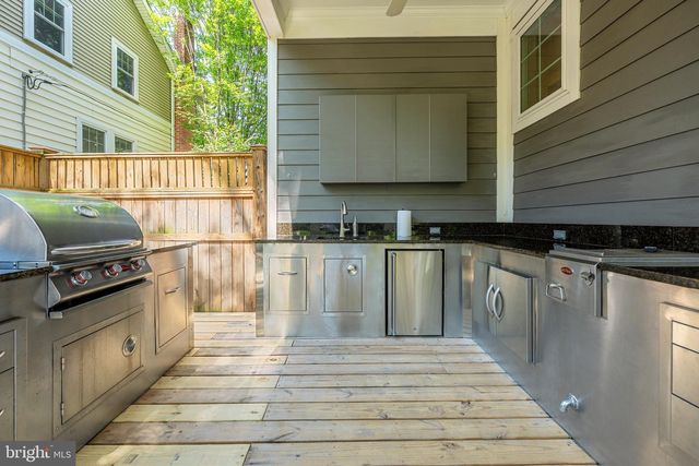 132 S GARFIELD ST, Arlington, VA 22204