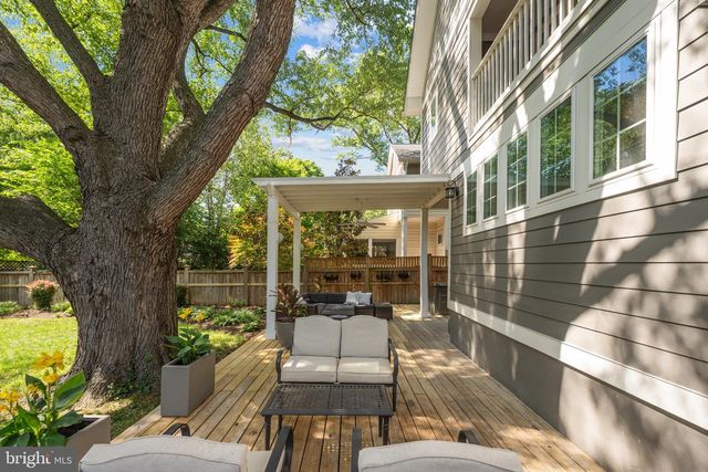 132 S GARFIELD ST, Arlington, VA 22204