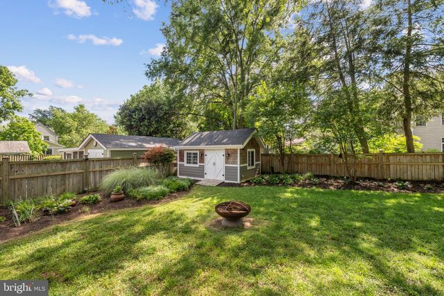 132 S GARFIELD ST, Arlington, VA 22204