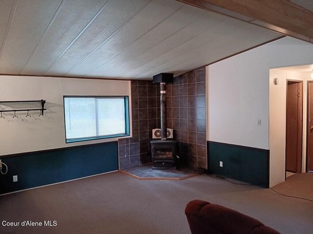 638 Pinewood Ln, Cocolalla, ID 83813