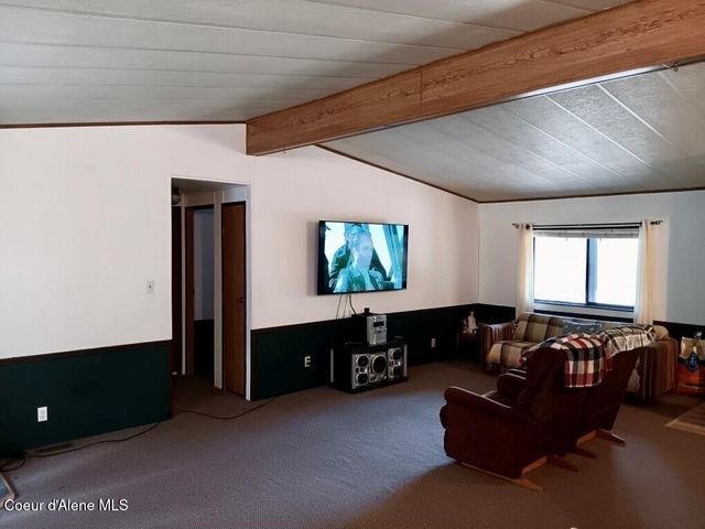 638 Pinewood Ln, Cocolalla, ID 83813