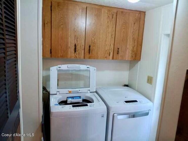 638 Pinewood Ln, Cocolalla, ID 83813