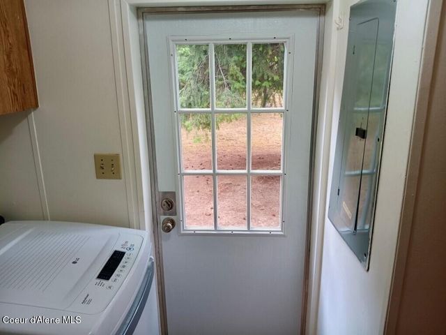 638 Pinewood Ln, Cocolalla, ID 83813