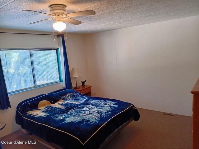 638 Pinewood Ln, Cocolalla, ID 83813