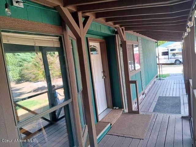 638 Pinewood Ln, Cocolalla, ID 83813