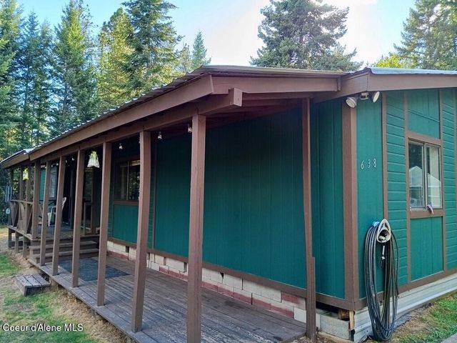 638 Pinewood Ln, Cocolalla, ID 83813