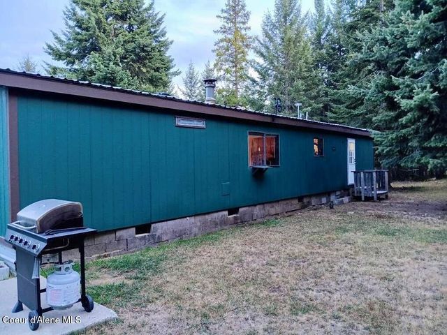 638 Pinewood Ln, Cocolalla, ID 83813