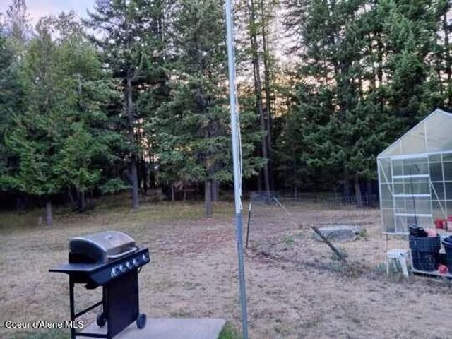 638 Pinewood Ln, Cocolalla, ID 83813