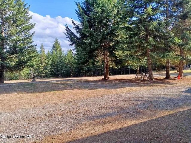 638 Pinewood Ln, Cocolalla, ID 83813