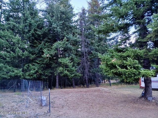 638 Pinewood Ln, Cocolalla, ID 83813