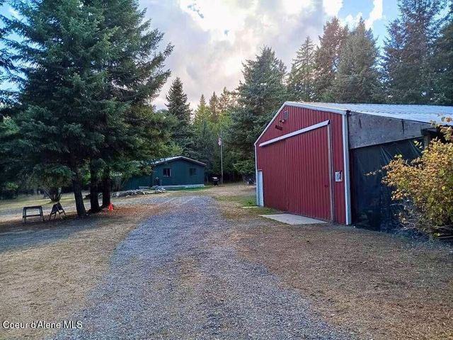 638 Pinewood Ln, Cocolalla, ID 83813