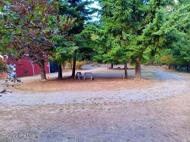 638 Pinewood Ln, Cocolalla, ID 83813