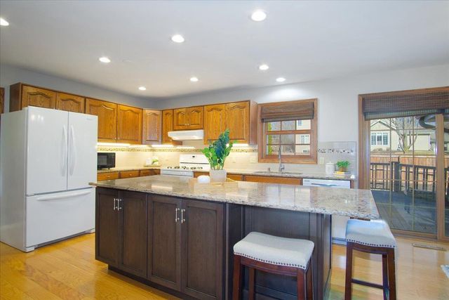 498 N Arthur Circle, Verona, WI 53593