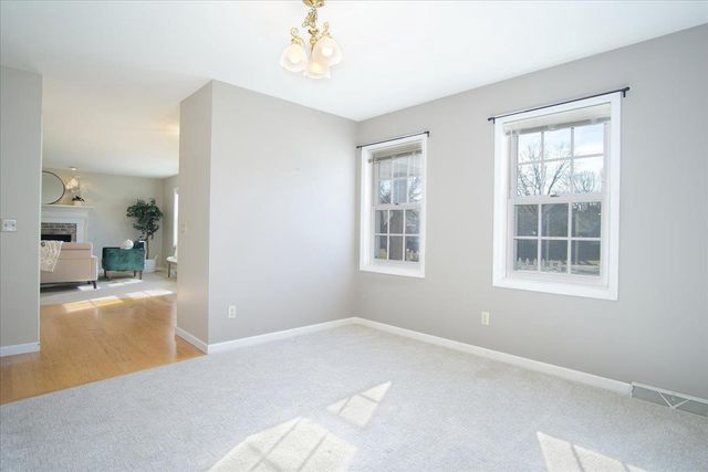 498 N Arthur Circle, Verona, WI 53593