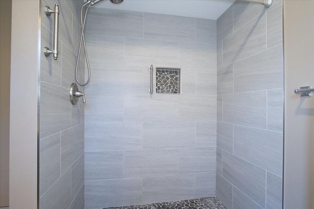 498 N Arthur Circle, Verona, WI 53593