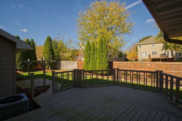 498 N Arthur Circle, Verona, WI 53593