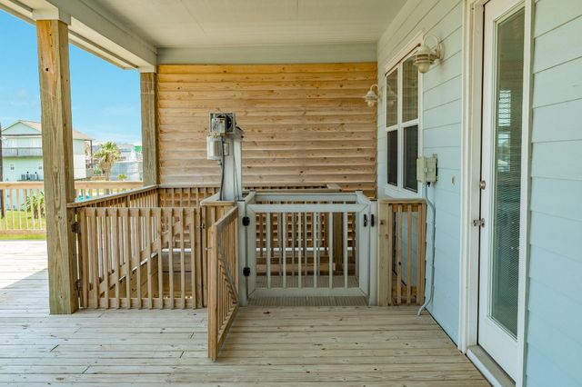 13219 Jolly Roger, Freeport, TX 77541