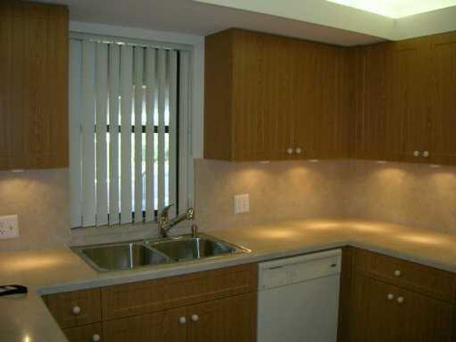 19800 Sandpointe Bay 104, Tequesta, FL 33469