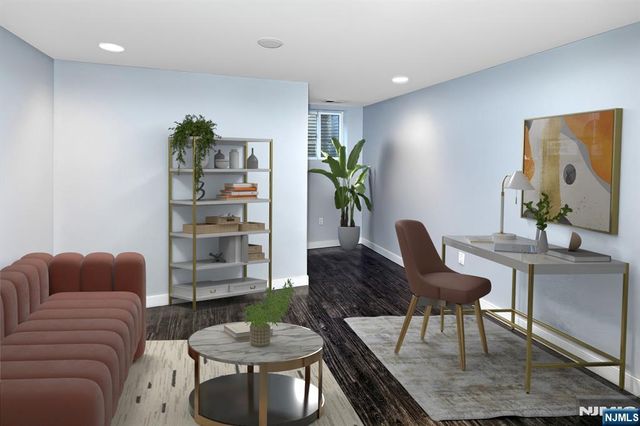 392 Kingston Court, West New York, NJ 07093