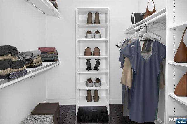 392 Kingston Court, West New York, NJ 07093