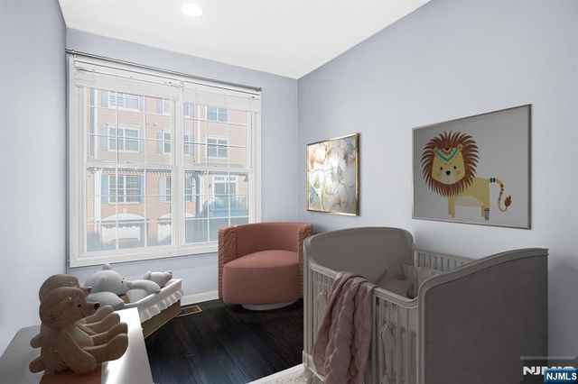 392 Kingston Court, West New York, NJ 07093