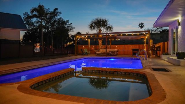 4739 BAYWOOD POINT DRIVE S, Gulfport, FL 33711