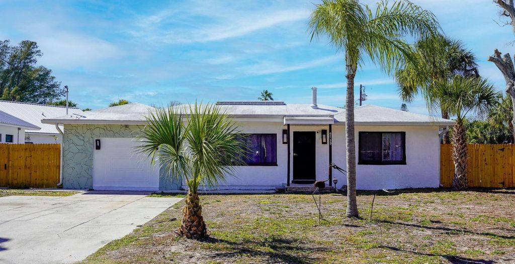 4739 BAYWOOD POINT DRIVE S, Gulfport, FL 33711