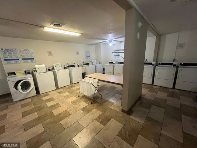 401 E Burnsville Parkway 334, Burnsville, MN 55337