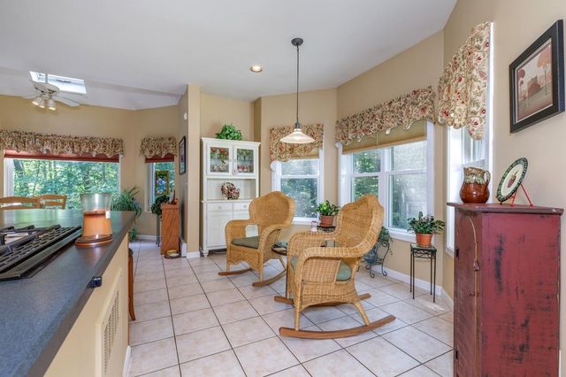14 Fieldstone Drive, Hooksett, NH 03106