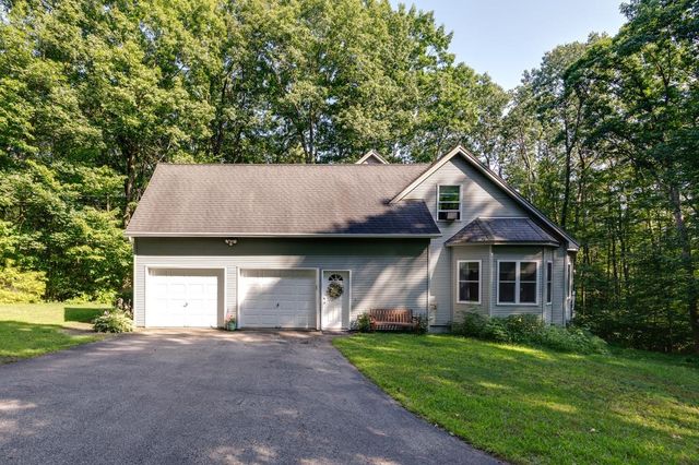 14 Fieldstone Drive, Hooksett, NH 03106
