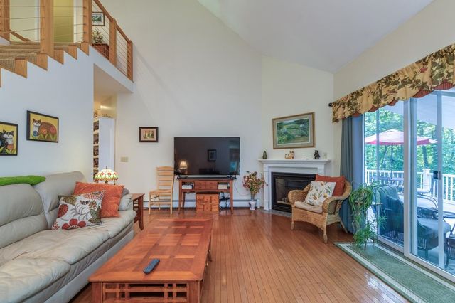 14 Fieldstone Drive, Hooksett, NH 03106