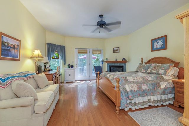 14 Fieldstone Drive, Hooksett, NH 03106