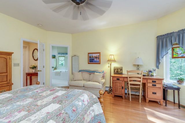 14 Fieldstone Drive, Hooksett, NH 03106