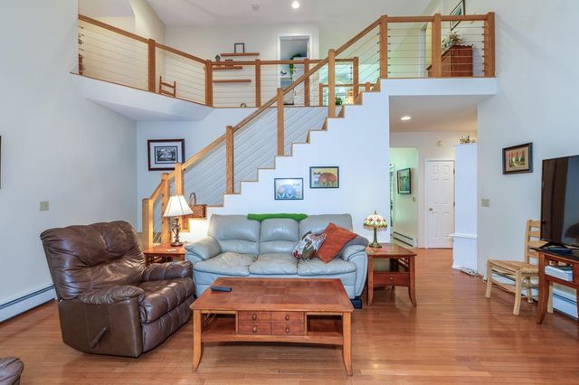 14 Fieldstone Drive, Hooksett, NH 03106
