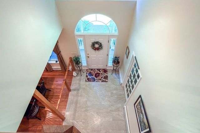 14 Fieldstone Drive, Hooksett, NH 03106