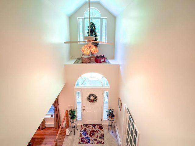 14 Fieldstone Drive, Hooksett, NH 03106