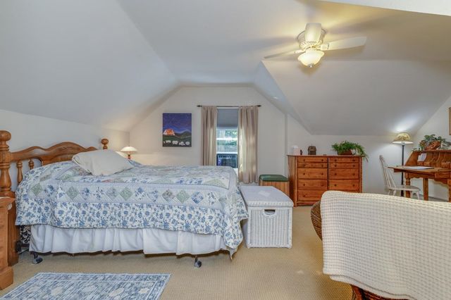 14 Fieldstone Drive, Hooksett, NH 03106