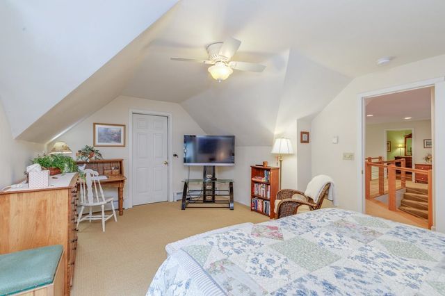 14 Fieldstone Drive, Hooksett, NH 03106