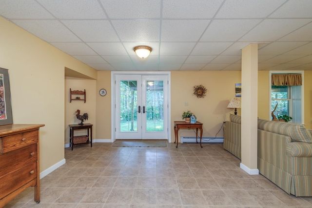 14 Fieldstone Drive, Hooksett, NH 03106