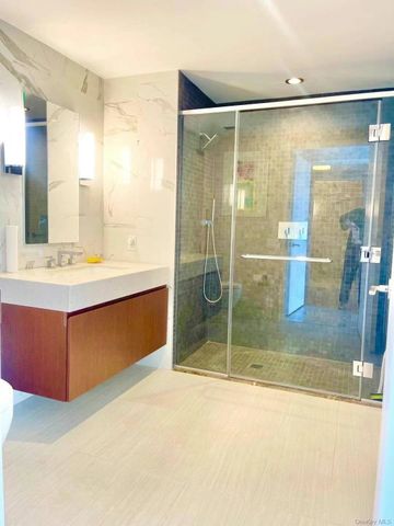 138-35 39th Avenue 16A + 17A, Flushing, NY 11354