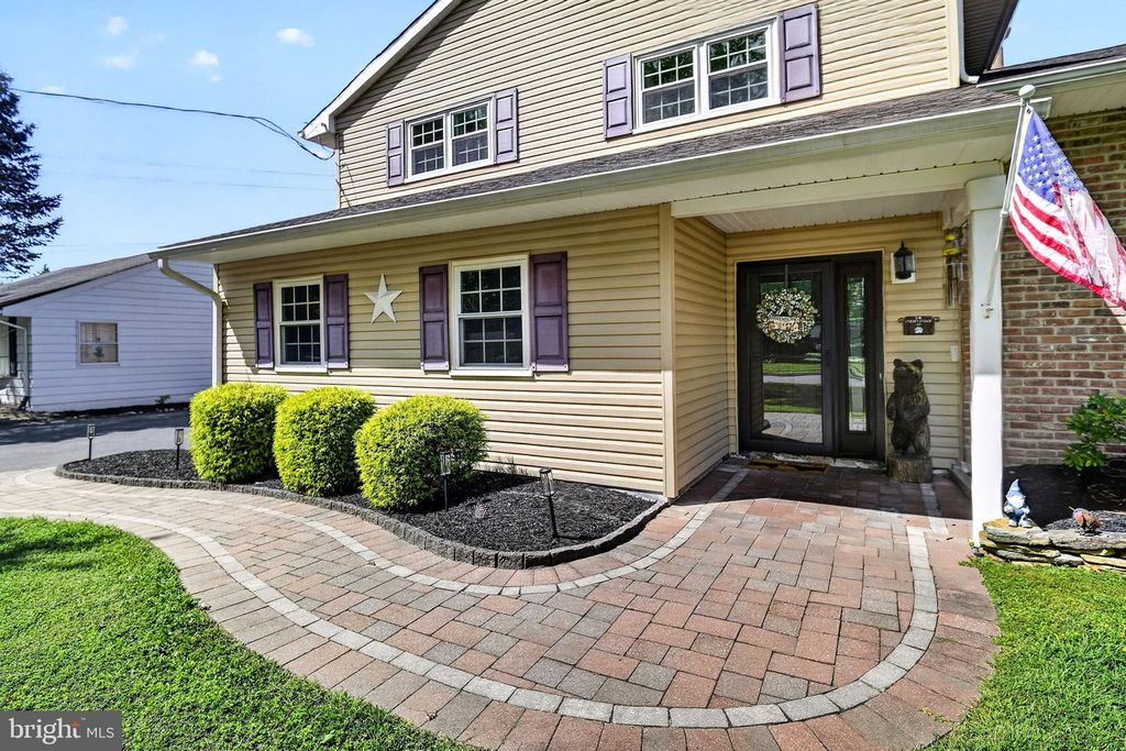 14 CHERRYBOOK LN, EAST WINDSOR TWP, NJ 08520 — exterior