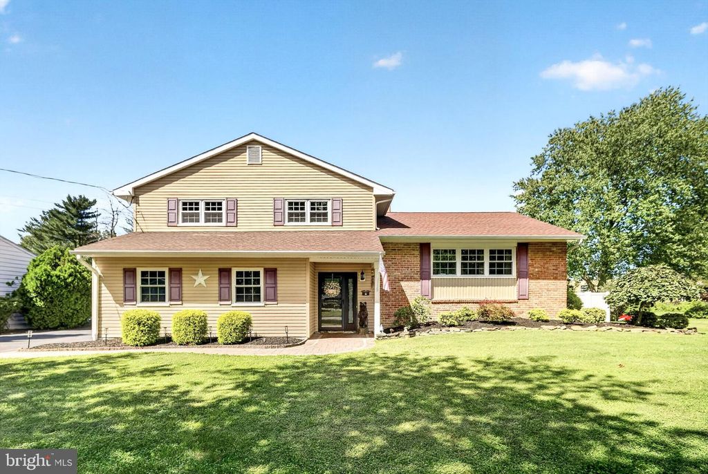 14 CHERRYBOOK LN, EAST WINDSOR TWP, NJ 08520 — photo 2