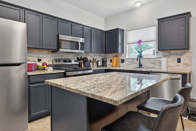 2222 CARDIGAN HL, San Antonio, TX 78232