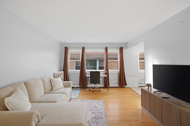 3057 N NARRAGANSETT Street 9, Chicago, IL 60634